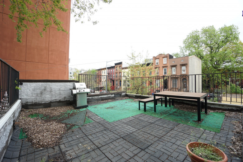 453 Franklin Ave, Apt 2B Image 13