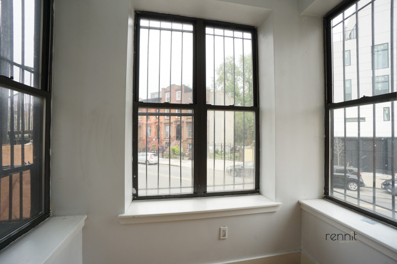 453 Franklin Ave, Apt 2B Image 15