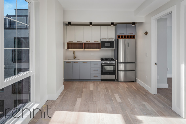 933 Rogers Ave, Apt 7D Image 2