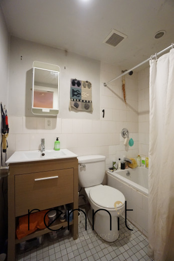 1249 Madison St, Apt 1 Image 13