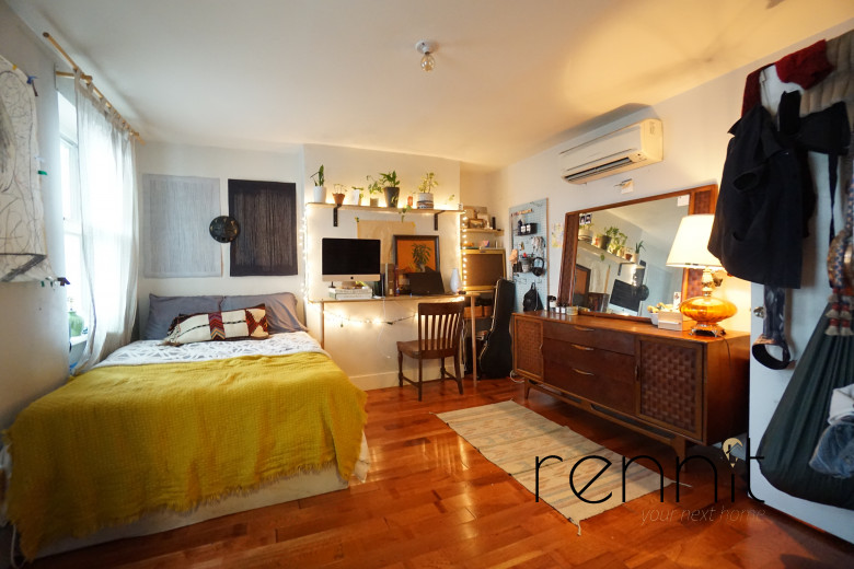 1249 Madison St, Apt 1 Image 6