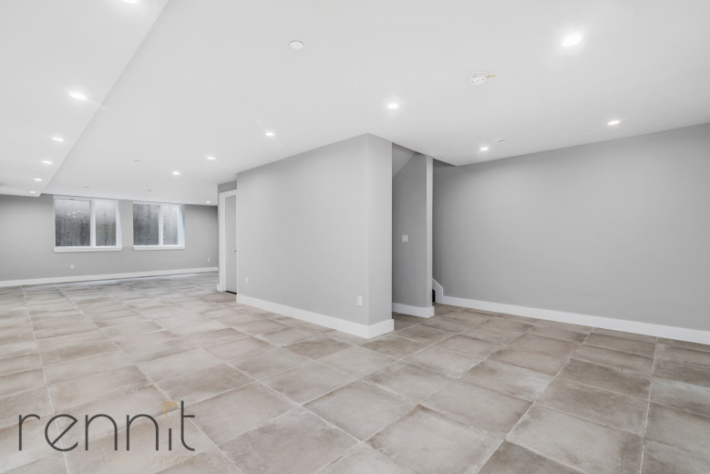 336 E 28th St, Apt 1 Image 14