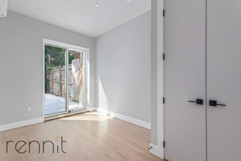 336 E 28th St, Apt 1 Image 5