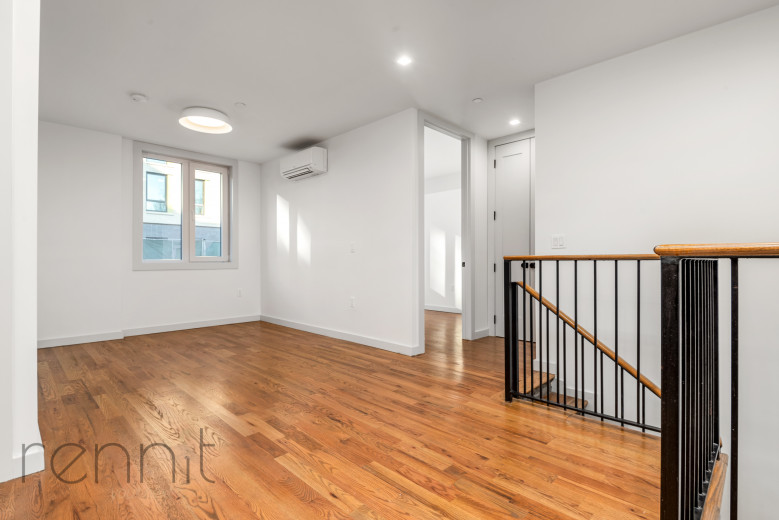 774 Lexington Ave, Apt 1A Image 1