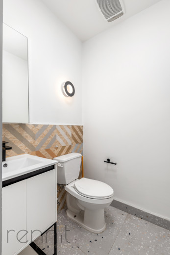 774 Lexington Ave, Apt 1A Image 12