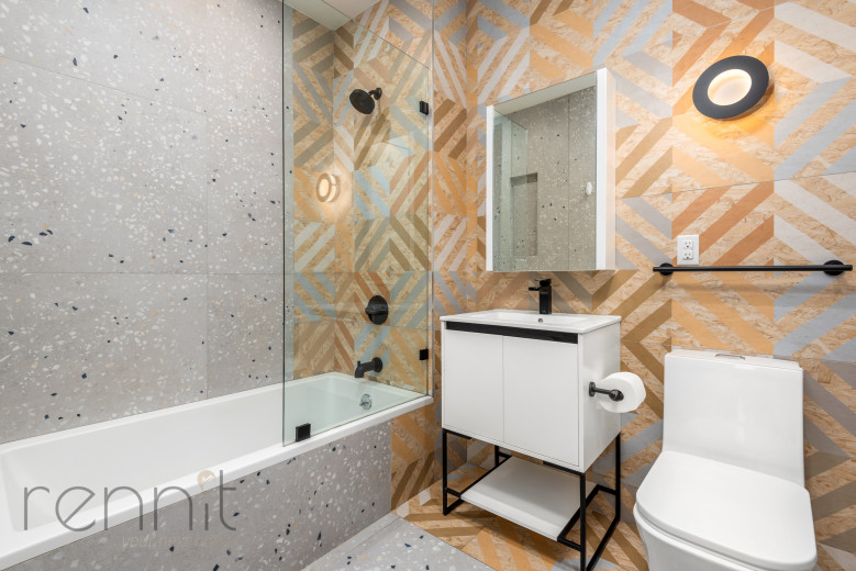 774 Lexington Ave, Apt 1A Image 4