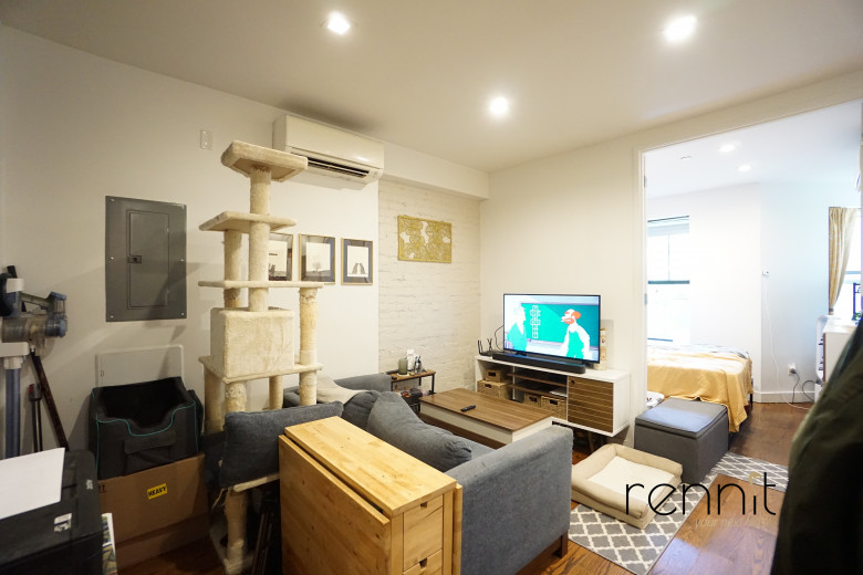 140 Martense St, Apt 3B Image 2