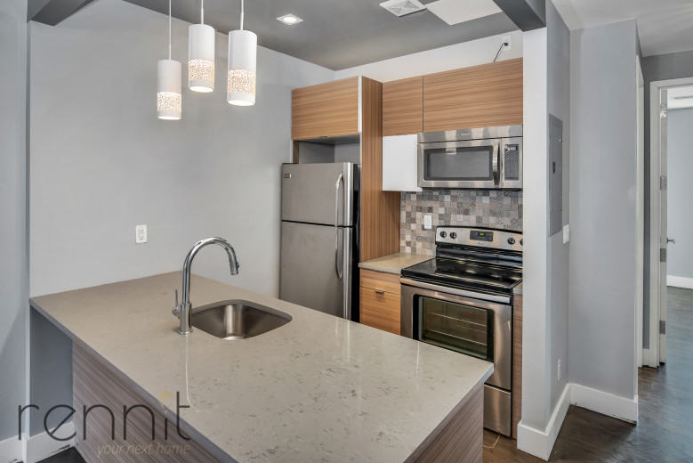 581 Van Buren, Apt 2 Image 4