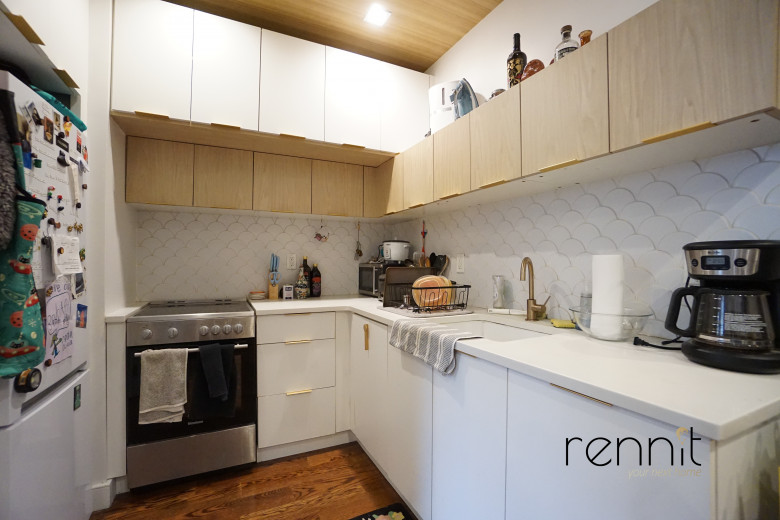 140 Martense St, Apt 4B Image 2