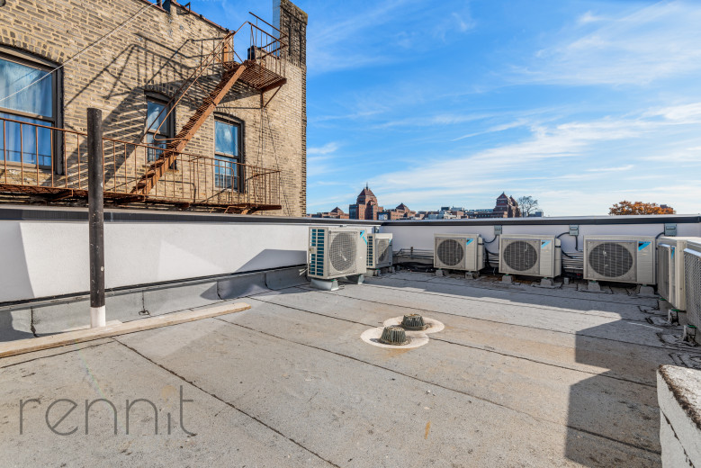 385 Rutland Rd, Apt 3A Image 10