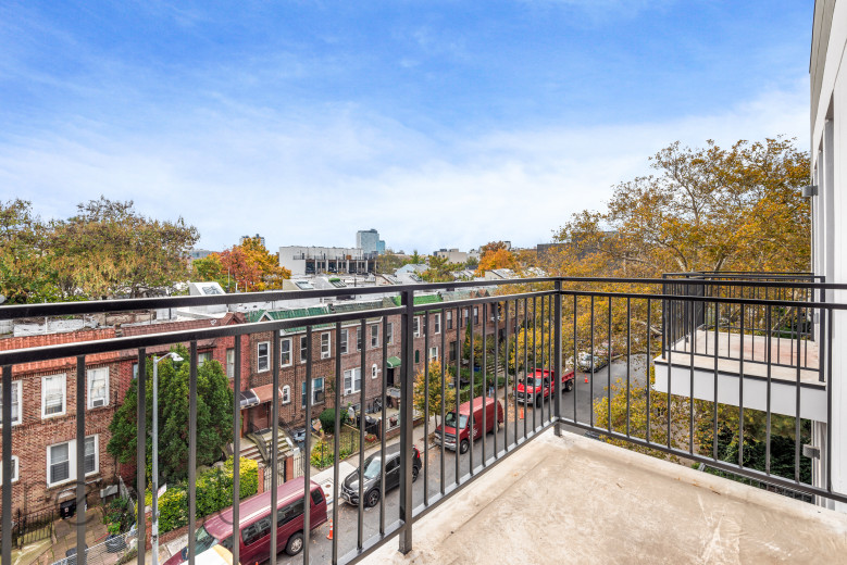 385 Rutland Rd, Apt 3A Image 3