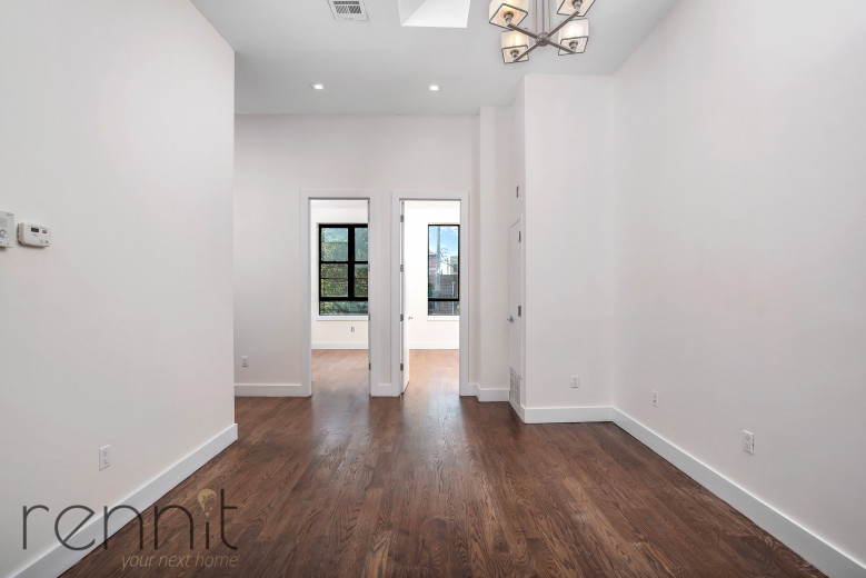 914 Hart St, Apt 2F Image 2