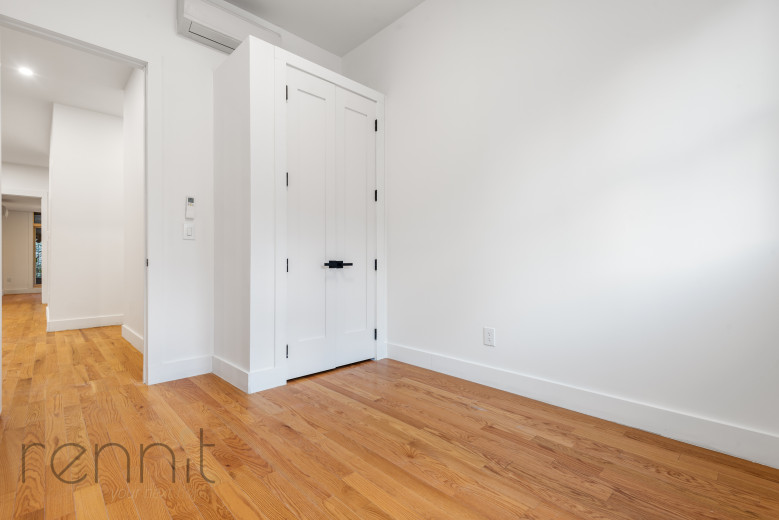 477 Fairview Ave, Apt 1 Image 7