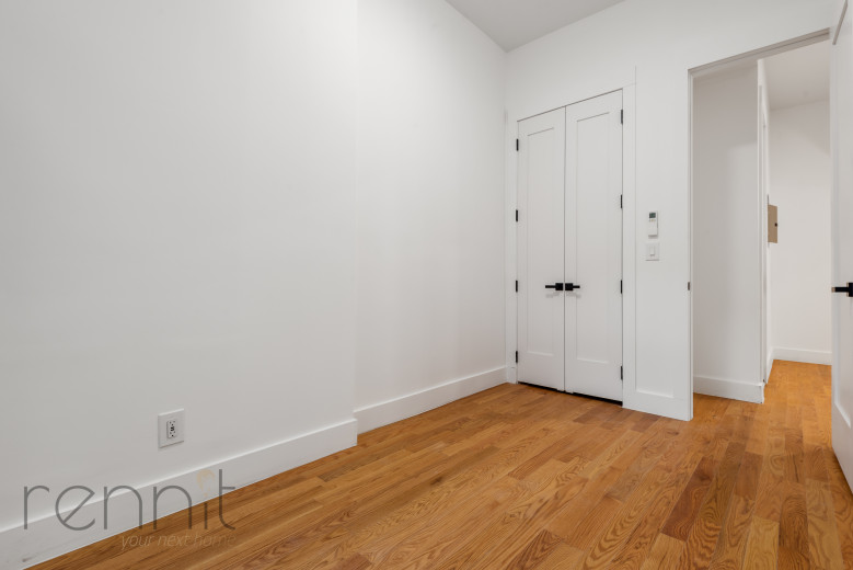 477 Fairview Ave, Apt 1 Image 9