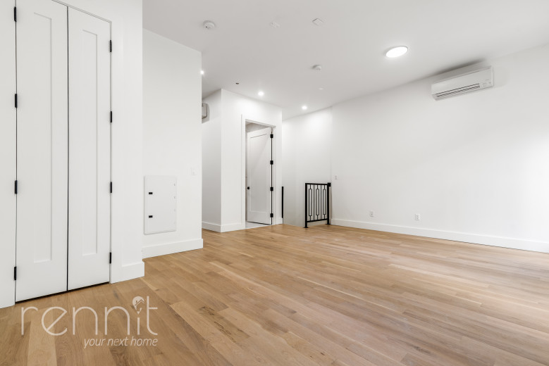 332 Myrtle Ave, Apt 1B Image 4