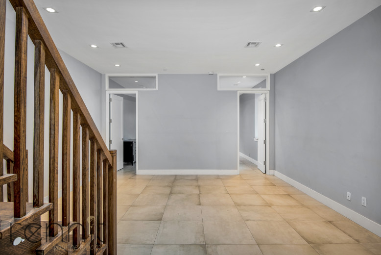 579 Van Buren, Apt 1 Image 9