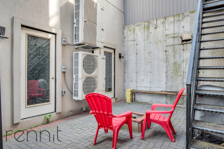 579 Van Buren, Apt 1 Image 12