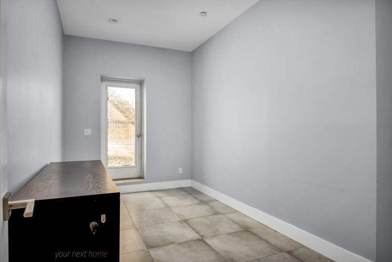 579 Van Buren, Apt 1 Image 14