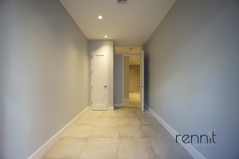 579 Van Buren, Apt 1 Image 27