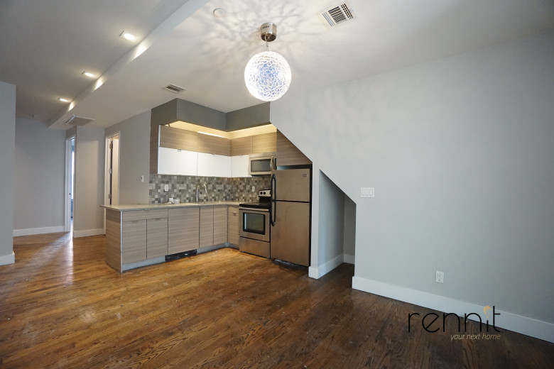 579 Van Buren, Apt 1 Image 2