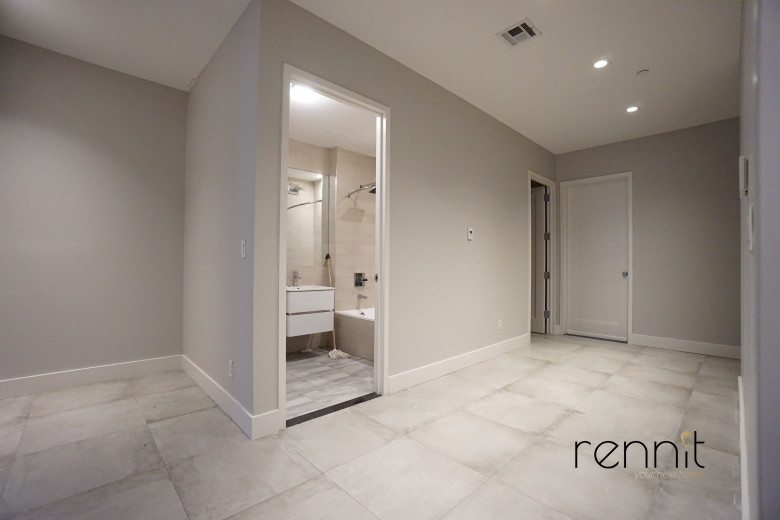 579 Van Buren, Apt 1 Image 28