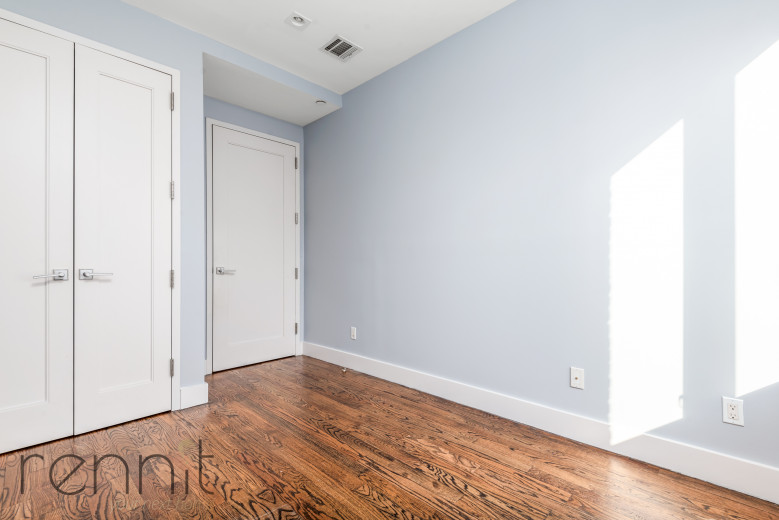 579 Van Buren, Apt 1 Image 5
