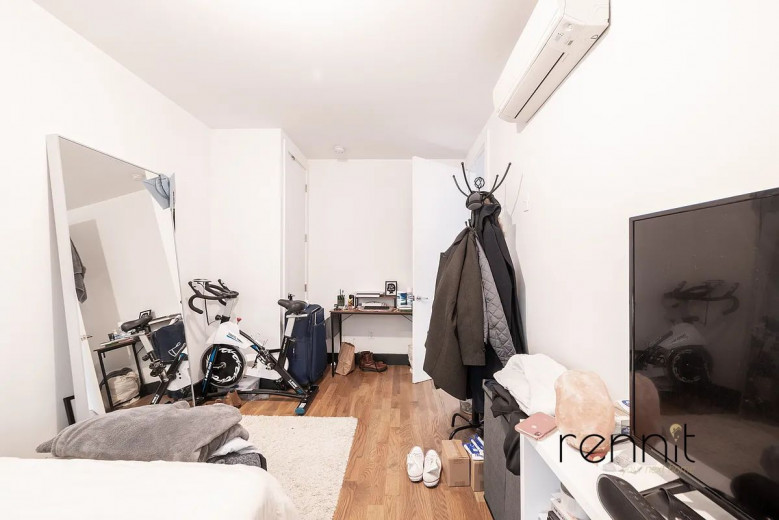 562 Park Pl, Apt 3B Image 11