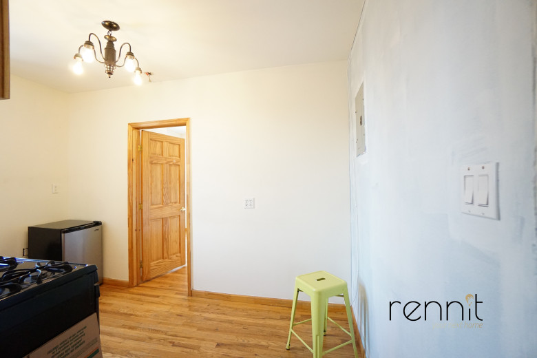 370 Bedford Ave, Apt 15 Image 2