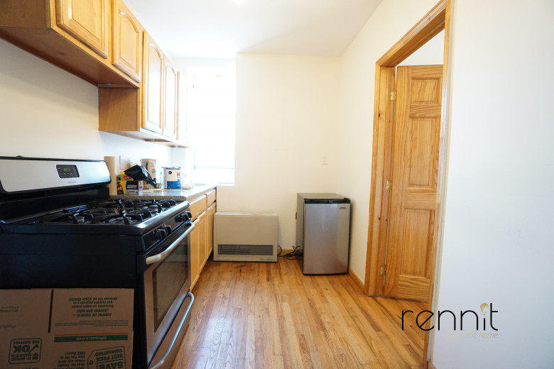 370 Bedford Ave, Apt 15 Image 3