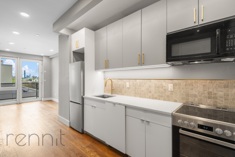 853 Lexington Ave, Apt 6C Image 2