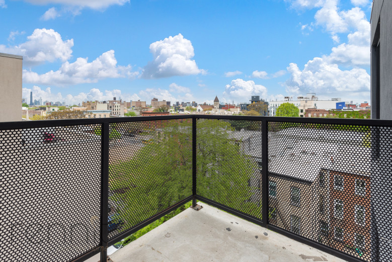 853 Lexington Ave, Apt 6C Image 7