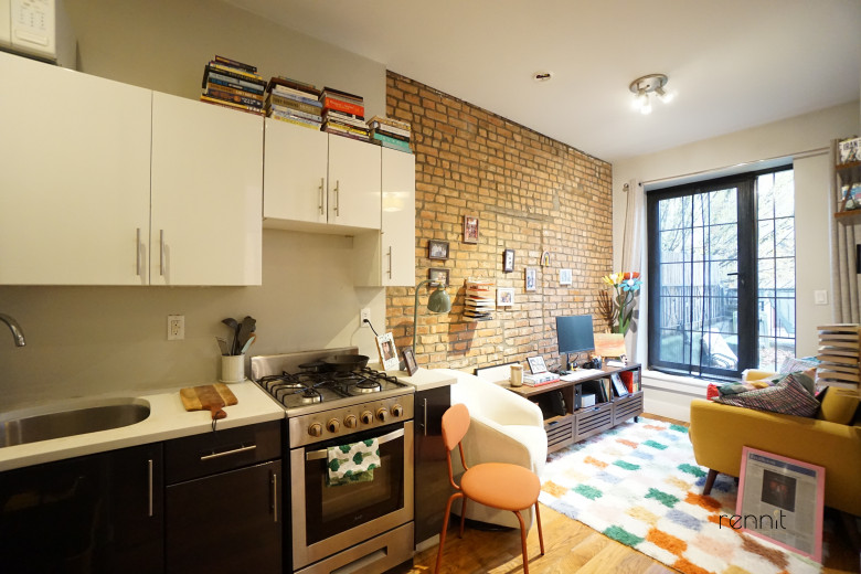 814 St Johns Pl, Apt 2F Image 1