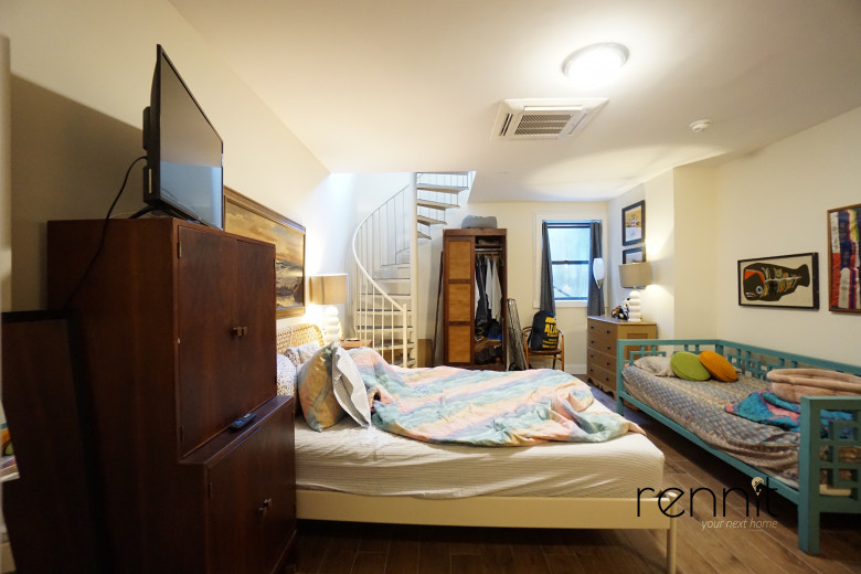 1207 Broadway, Apt 1R Image 12