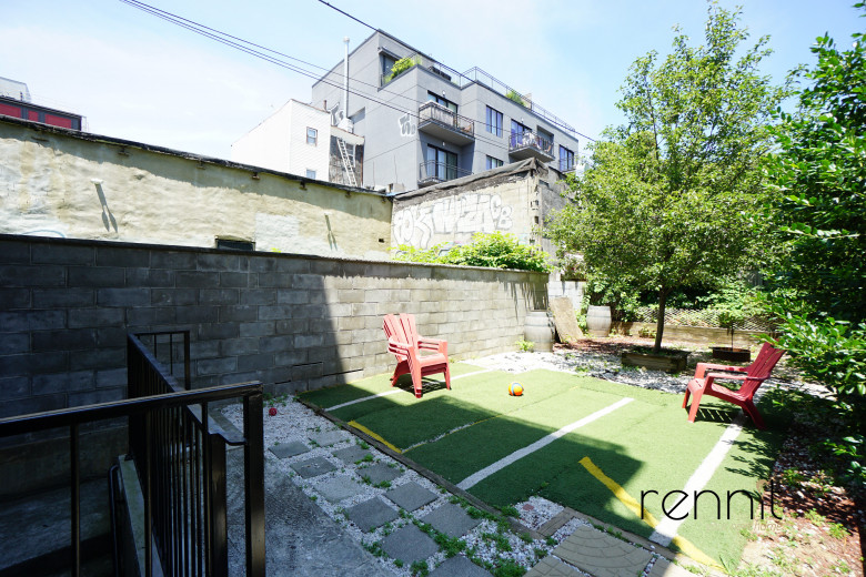 1207 Broadway, Apt 1R Image 5