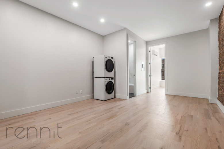 893 4th Ave, Apt 3L Image 2