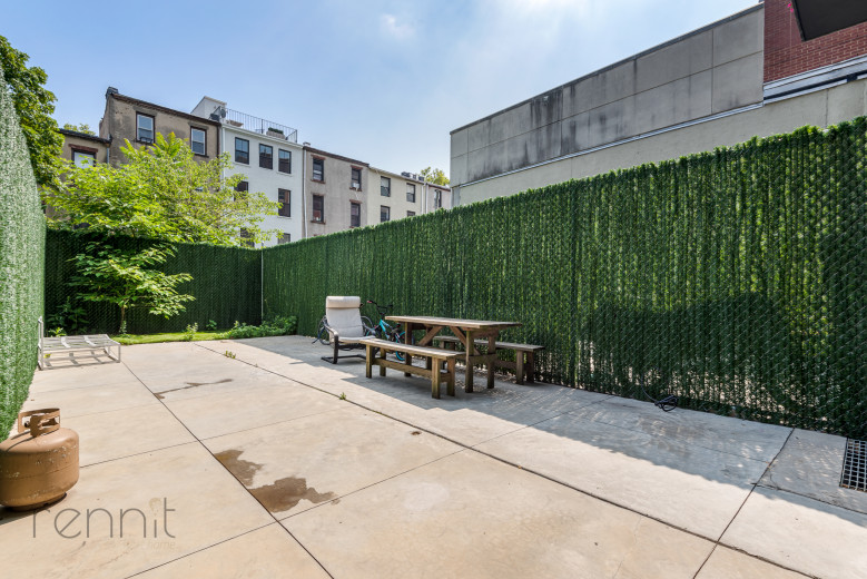 770 Lexington Ave, Apt 2C Image 17