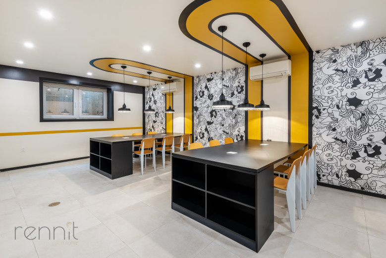 770 Lexington Ave, Apt 2C Image 18