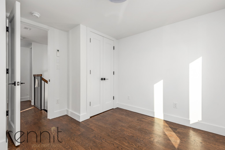 17 Kent Ave, Apt 1 Image 11