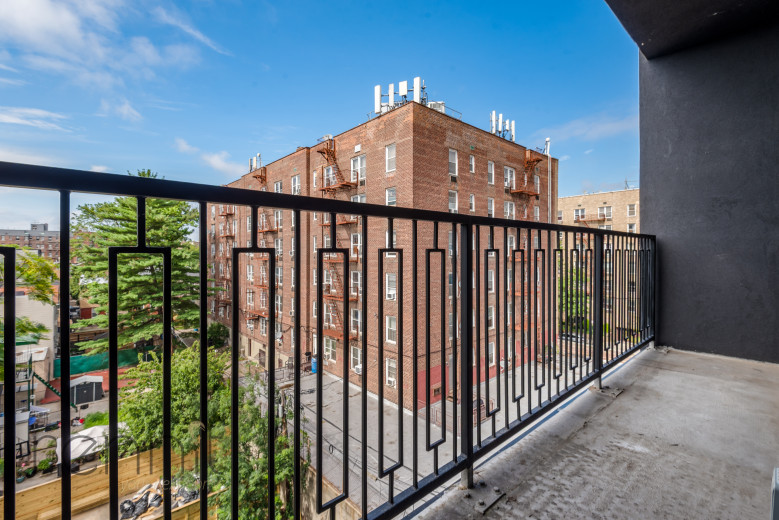 2809 Clarendon Rd, Apt 501 Image 3