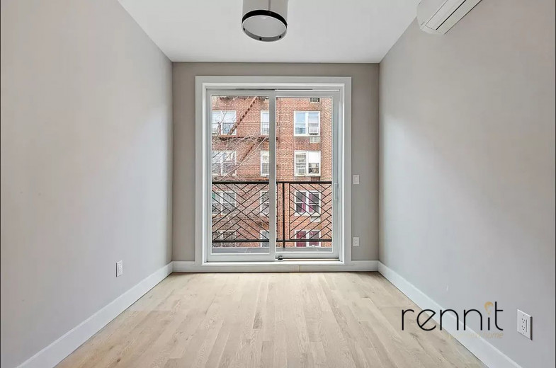 762 East 32nd St, Apt 4A Image 10