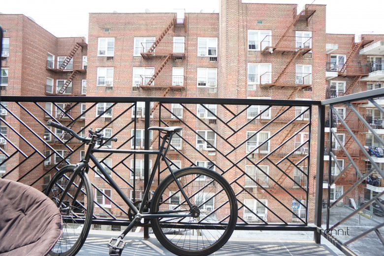 762 East 32nd St, Apt 4A Image 16