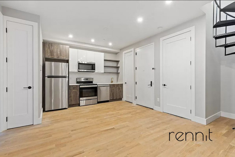 762 East 32nd St, Apt 4A Image 4
