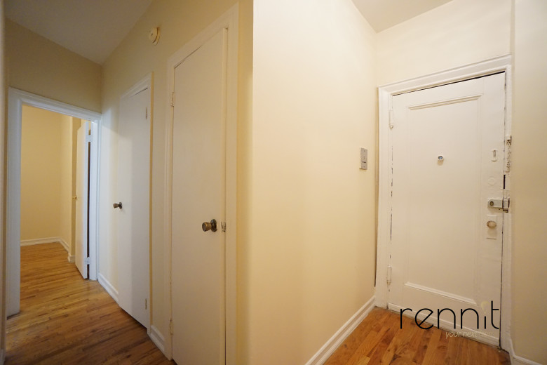 1124 43rd St, Apt A4 Image 3