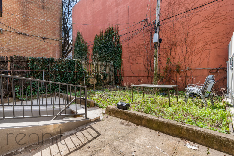 702 Evergreen Ave, Apt 1L Image 13