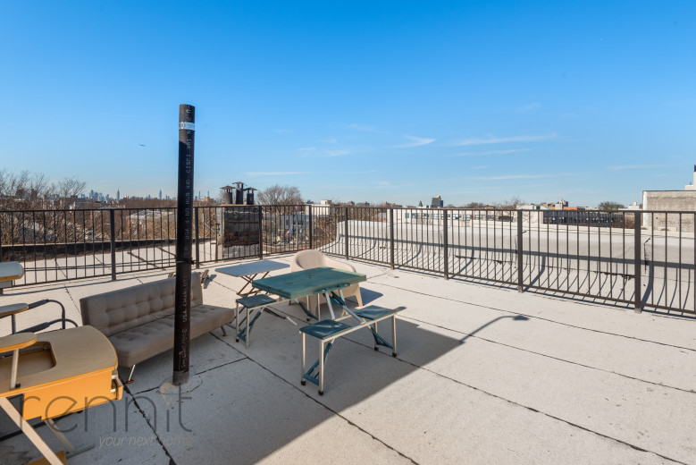 702 Evergreen Ave, Apt 1L Image 17