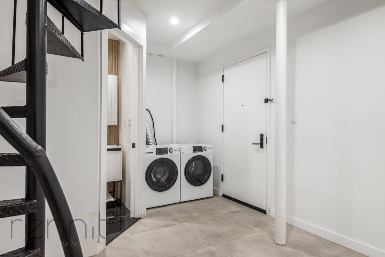 702 Evergreen Ave, Apt 1L Image 9