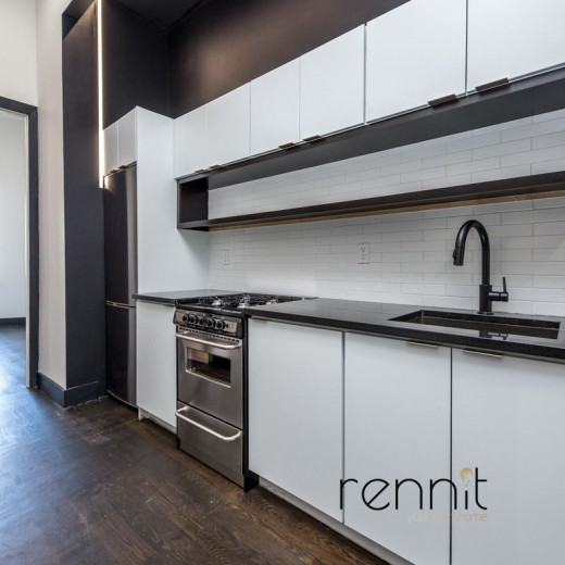 1042 Flushing Ave, Apt 2R Image 2
