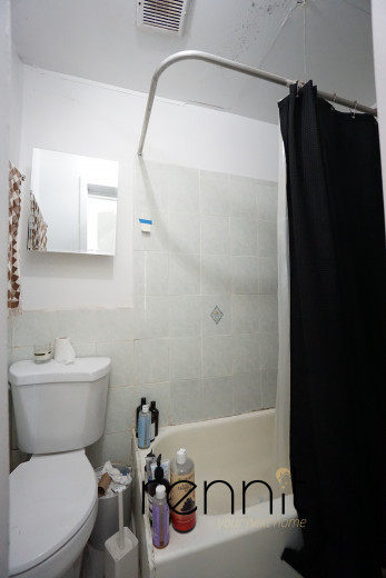141 Thames St, Apt 3R Image 4