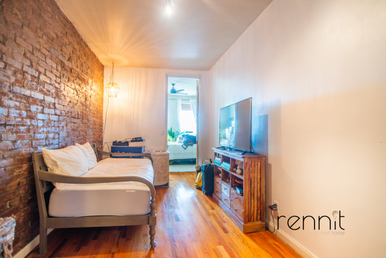 141 Thames St, Apt 3R Image 3