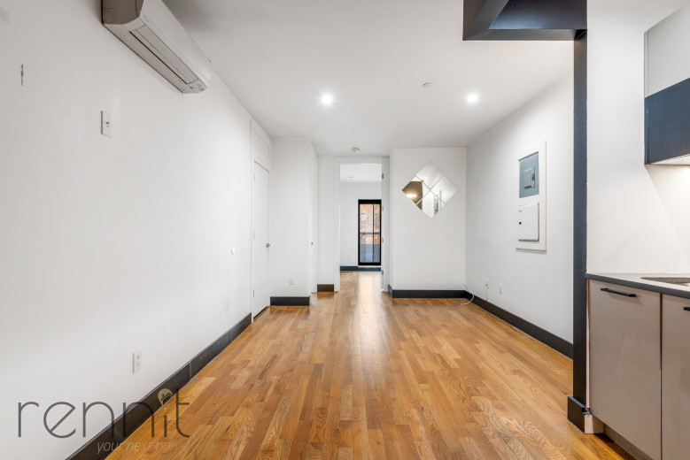 562 Park Pl, Apt 2F Image 1